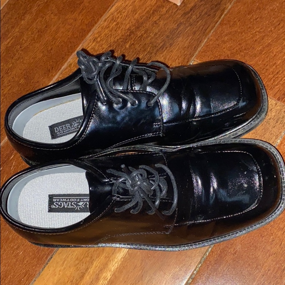 Boys shoes